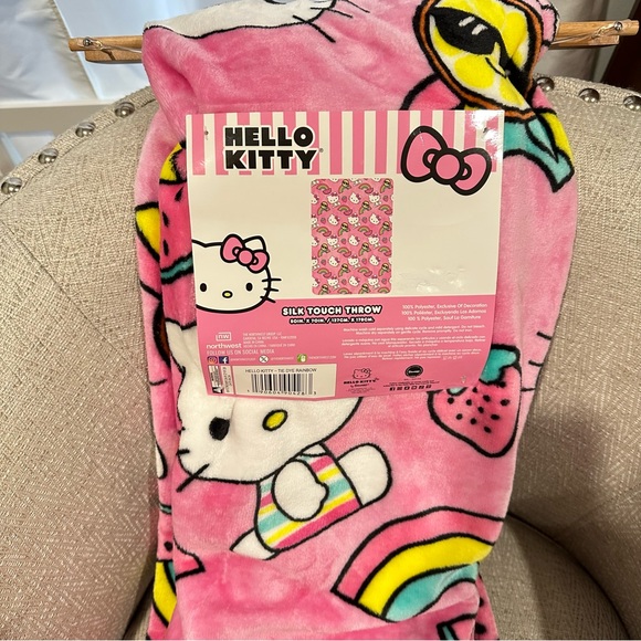 Hello Kitty Tie Dye Rainbow Pink Plush Silk Throw Blanket 50 x 70 inches - Picture 3 of 10